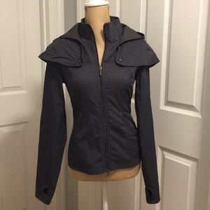 Lululemon size 4 rain jacket